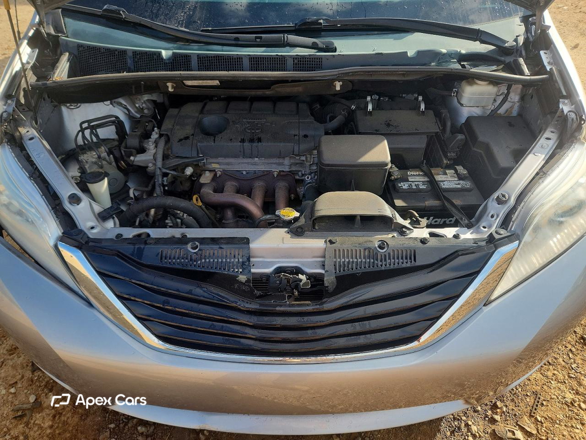 Toyota Sienna 2012