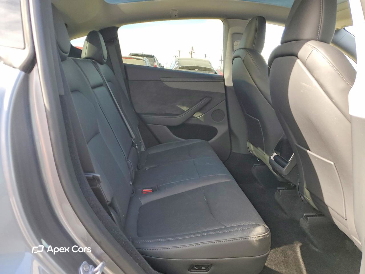 Tesla Model Y 2026