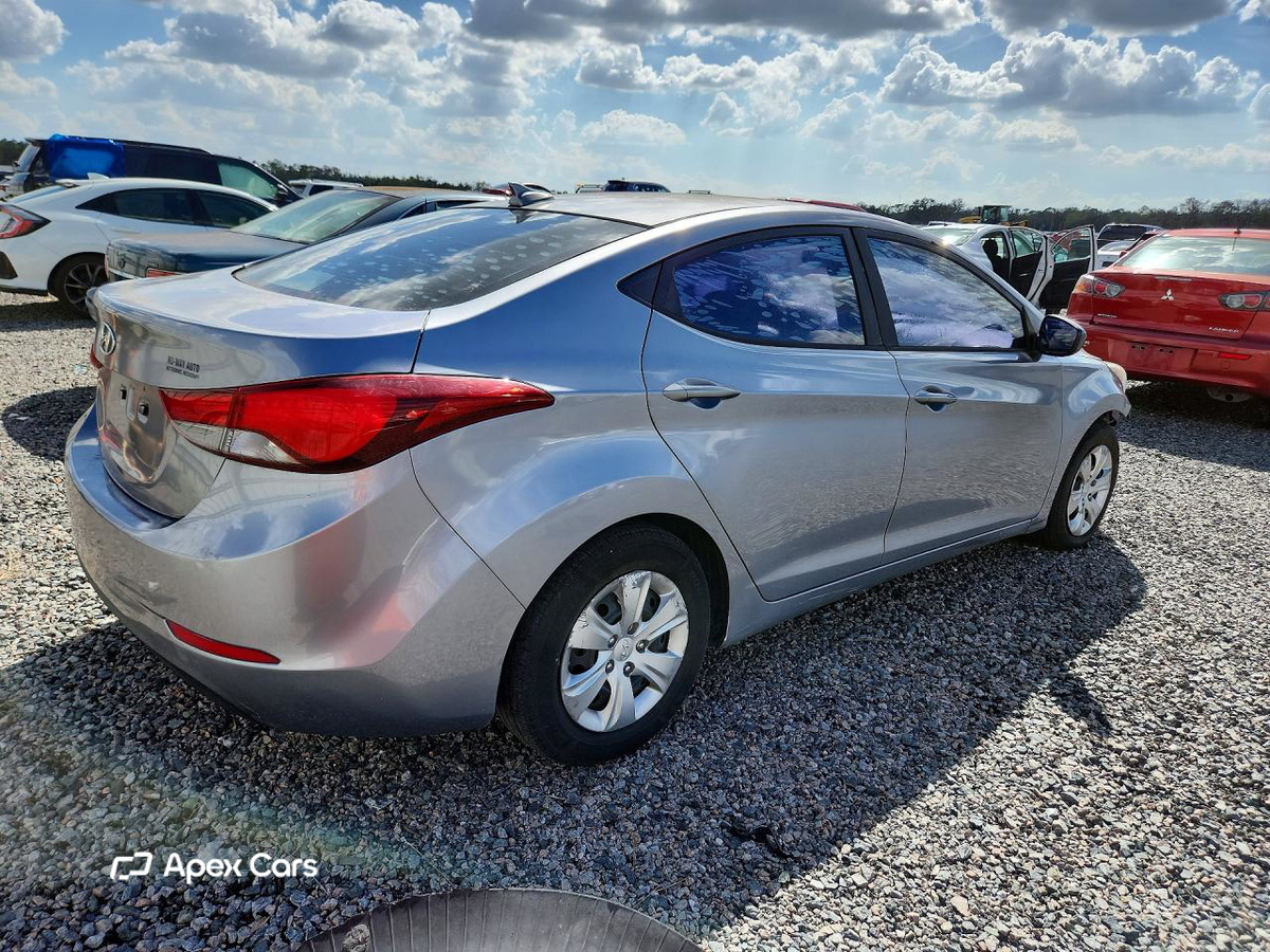 Hyundai Elantra 2016