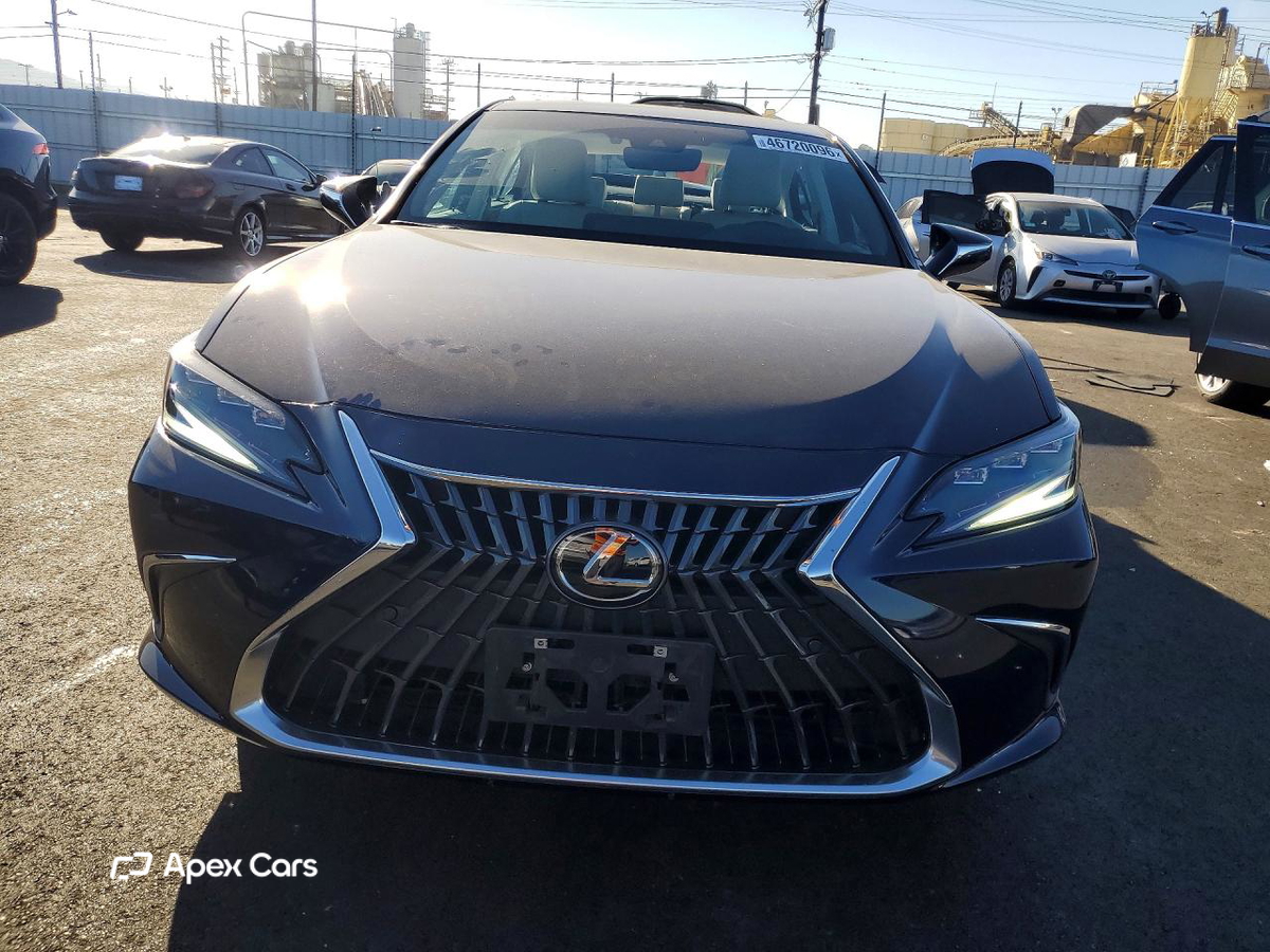 Lexus ES 2024