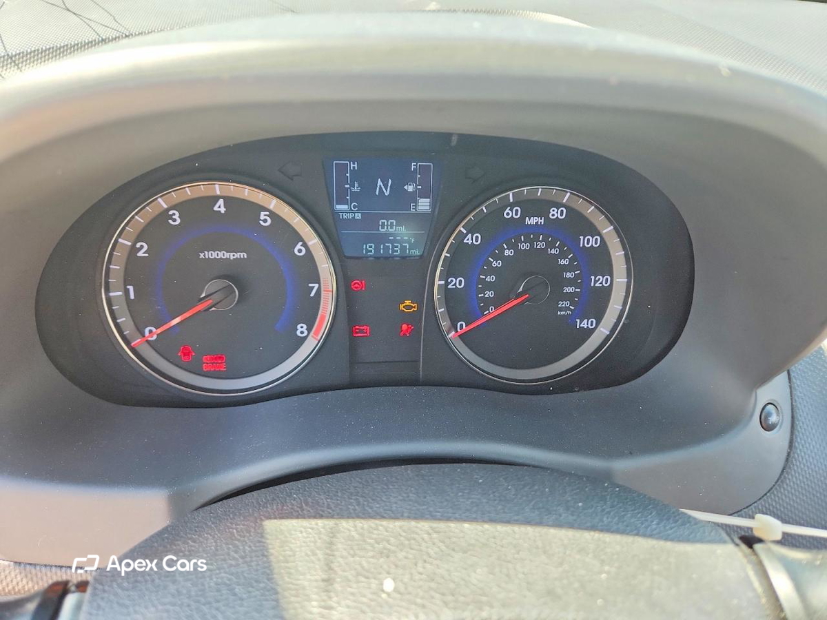 Hyundai Accent 2015