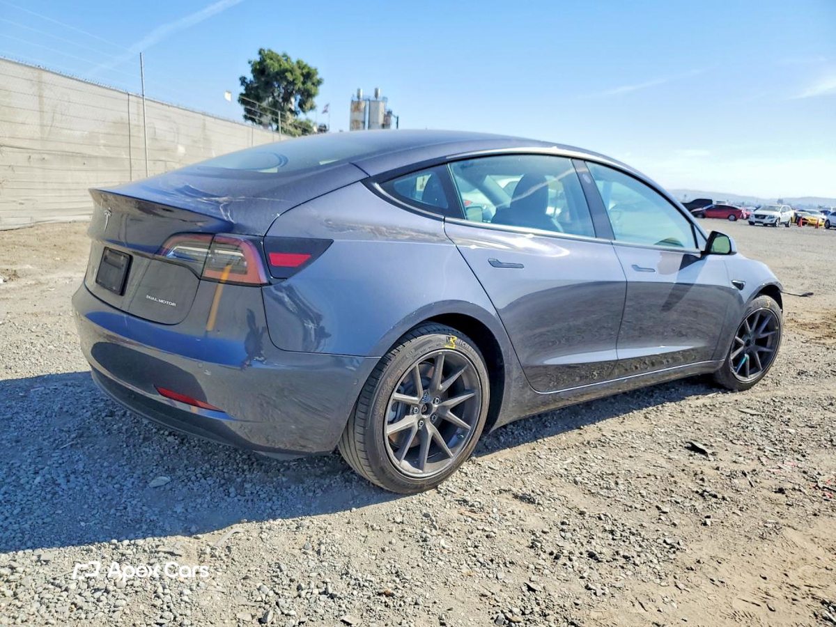 Tesla Model 3 2022