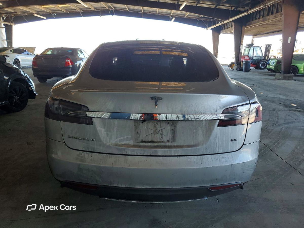 Tesla Model S 2013