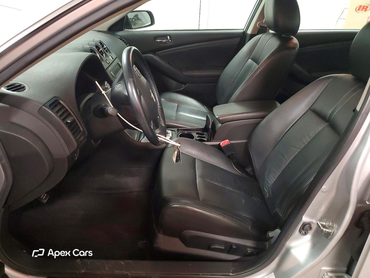 Nissan Altima 2011