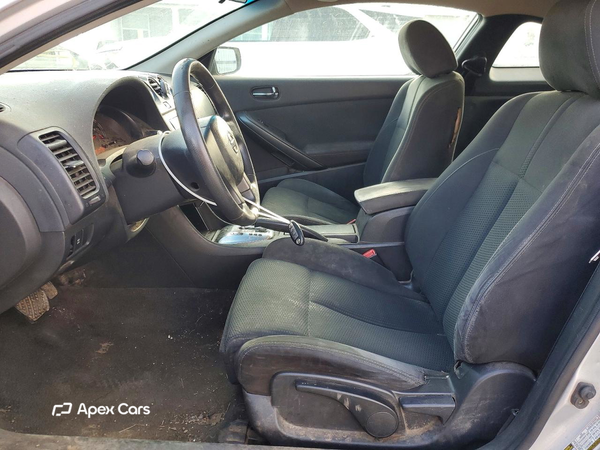 Nissan Altima 2010