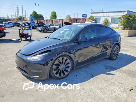 Tesla Model Y 2022 - Image 1 of 13