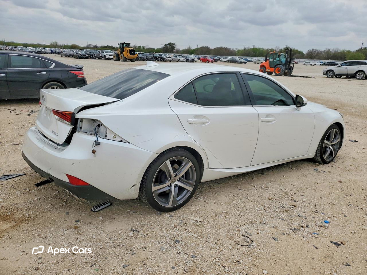 Lexus IS 2019