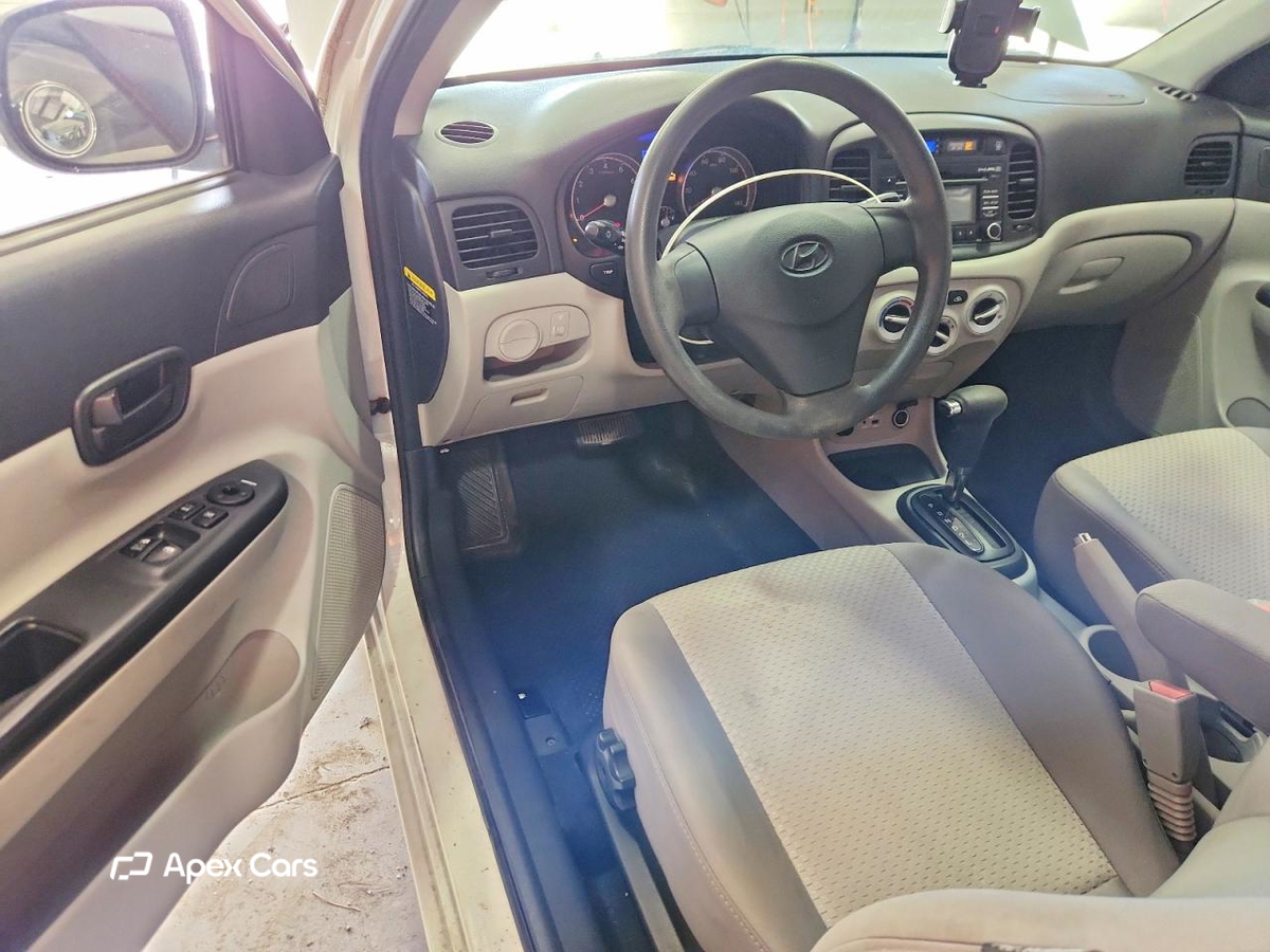 Hyundai Accent 2010