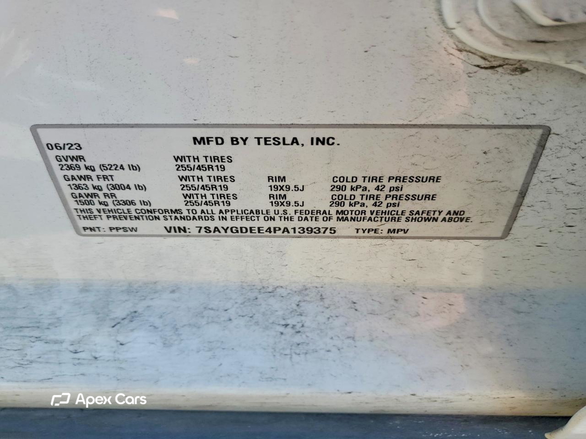 Tesla Model Y 2023