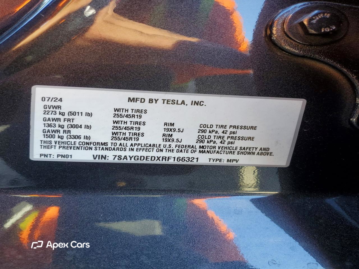 Tesla Model Y 2024