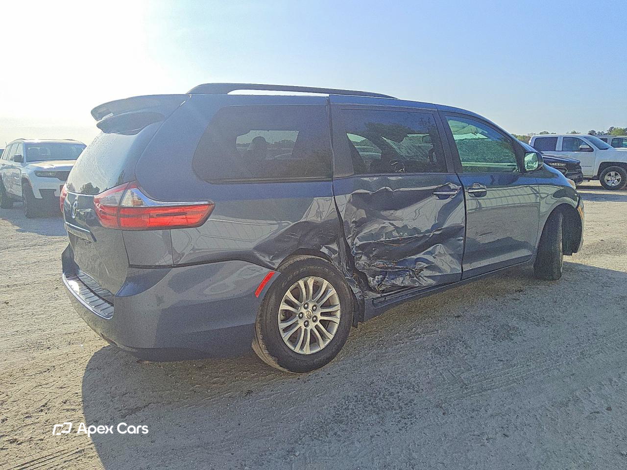 Toyota Sienna 2016