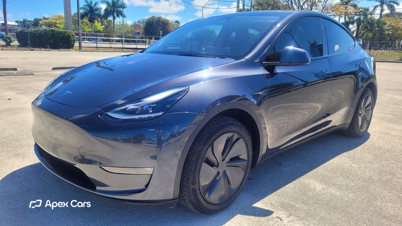 Tesla Model Y 2025