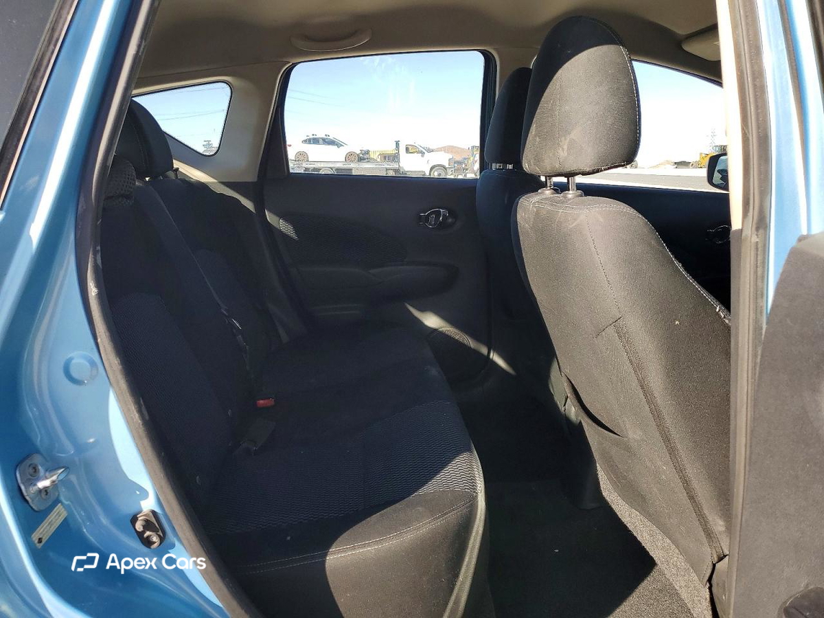 Nissan Versa 2015