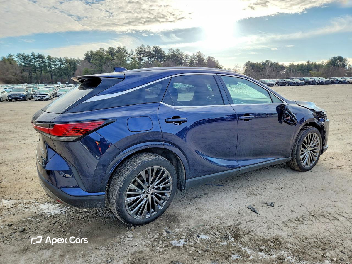 Lexus  2024