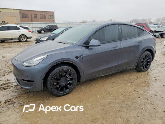 Tesla Model Y 2021 - Image 1 of 14