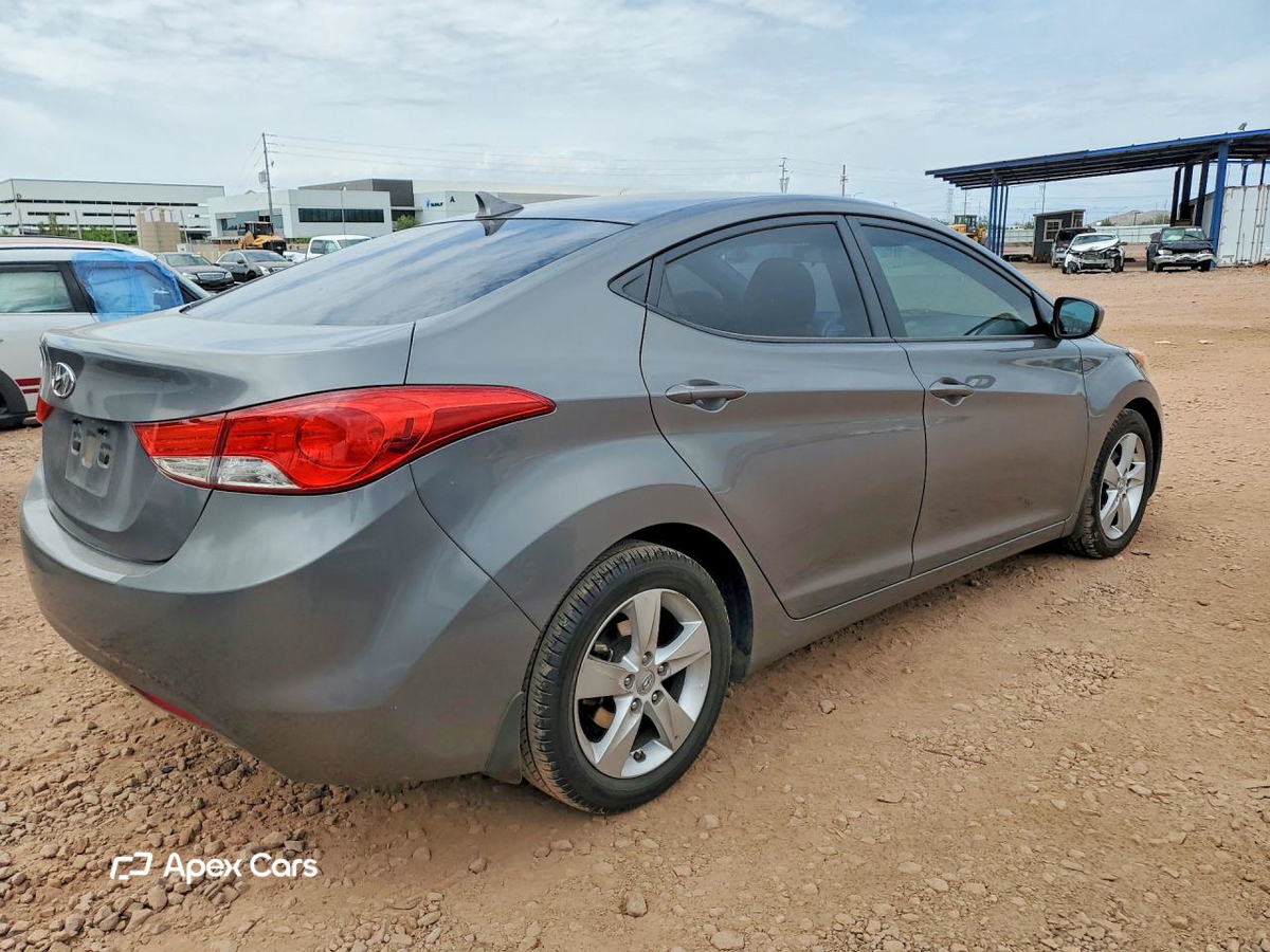Hyundai Elantra 2013