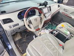 Toyota Sienna 2013