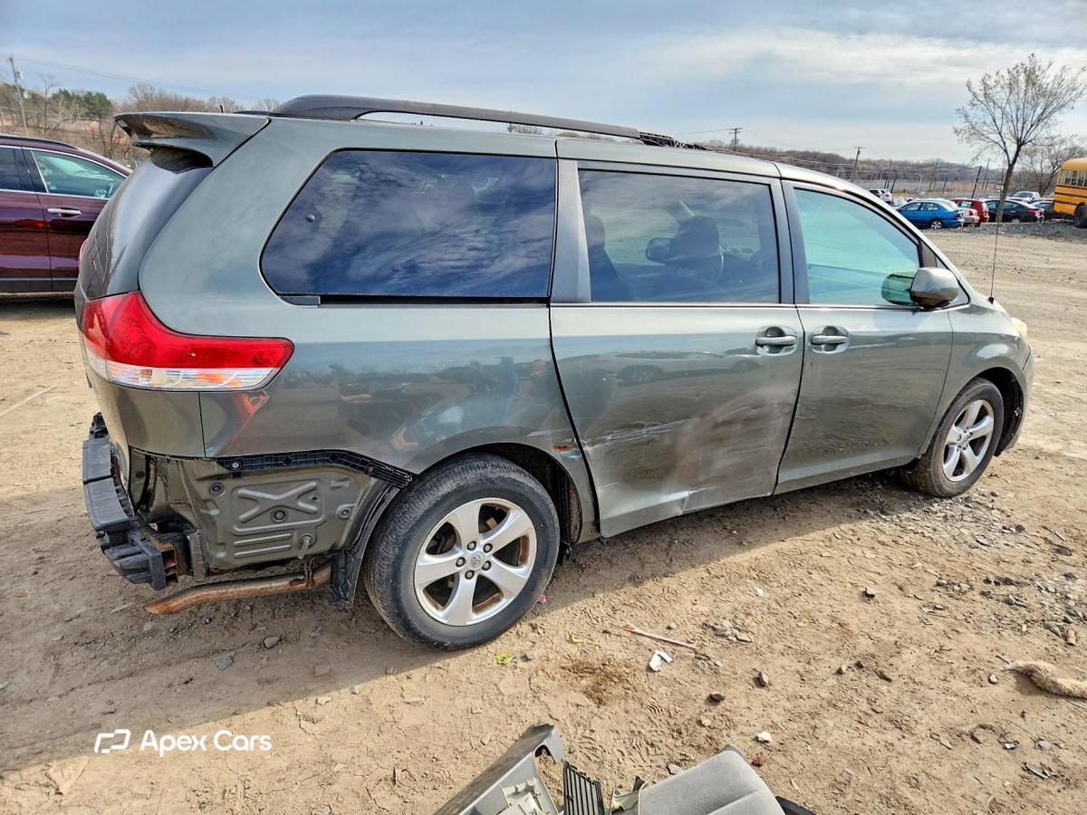Toyota Sienna 2013