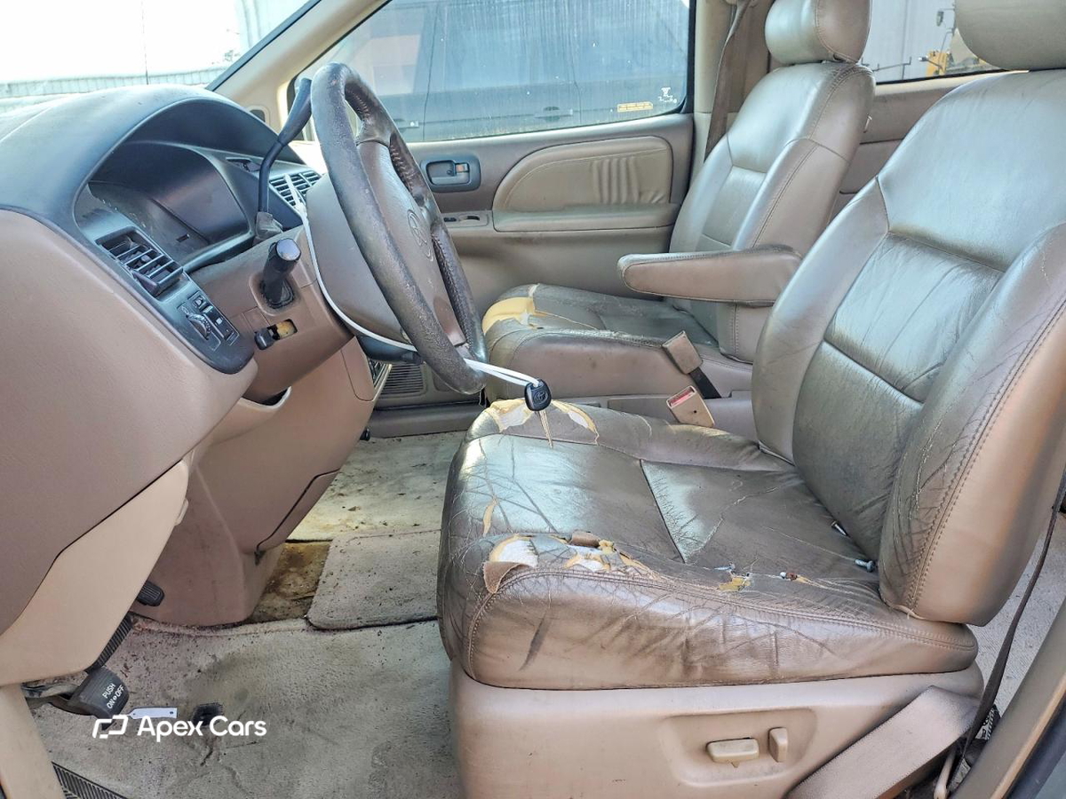 Toyota Sienna 2000