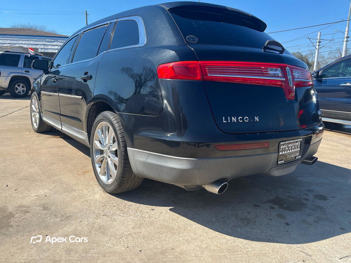 Lincoln MKT 2011