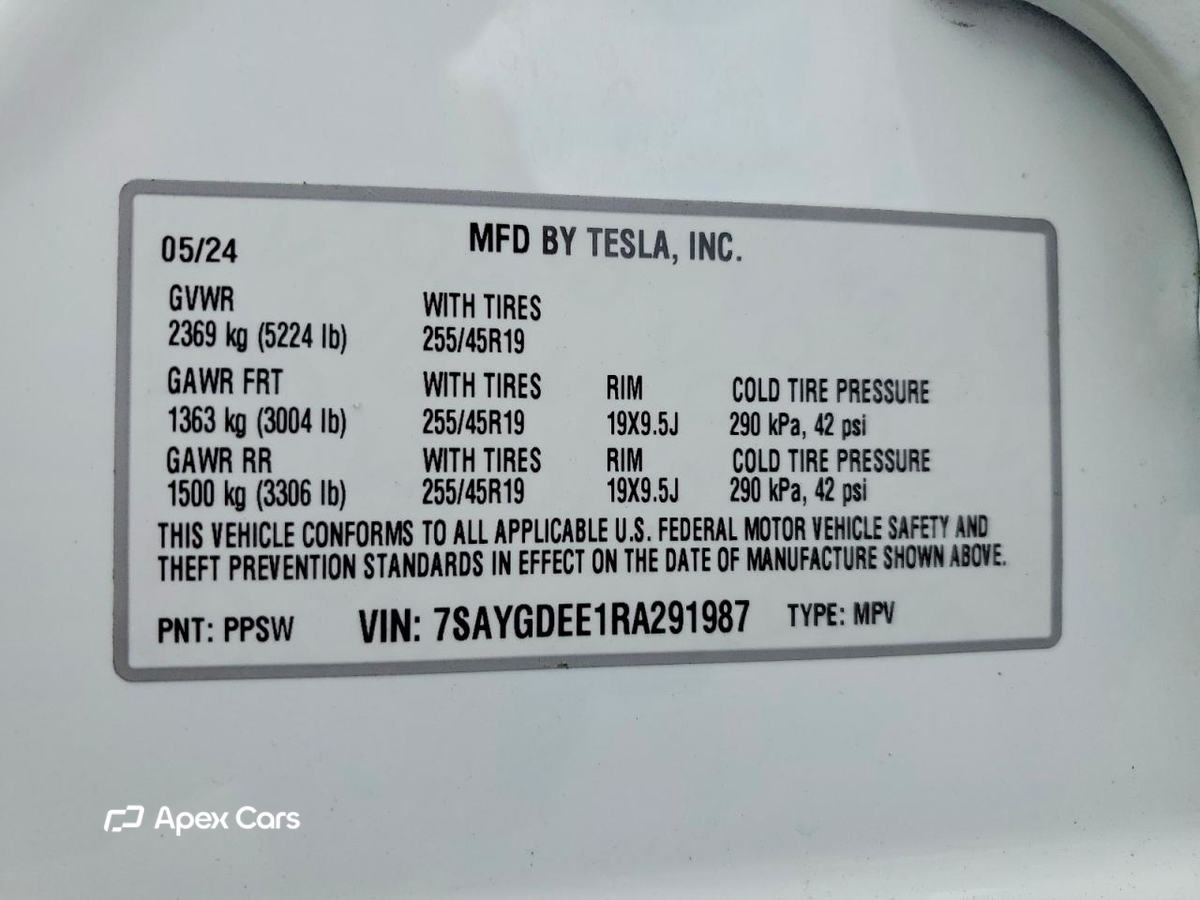 Tesla Model Y 2024