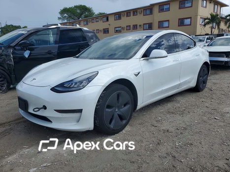 Tesla Model 3 2020 - Image 1 of 5