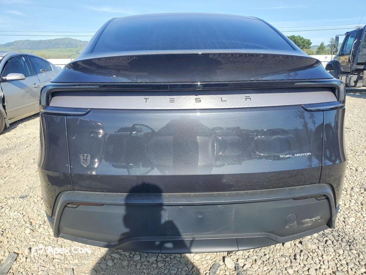 Tesla Model Y 2026