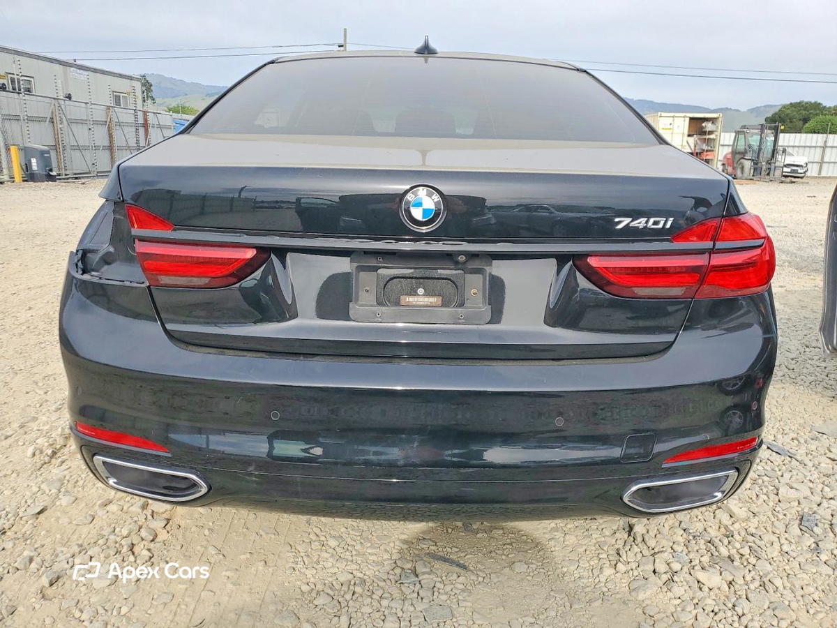 BMW Series 7 2016