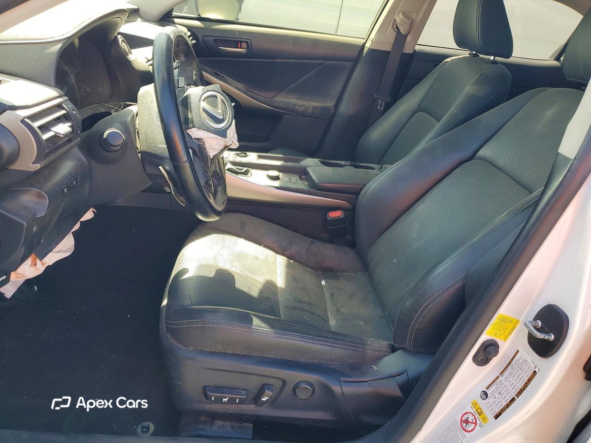 Lexus IS 2018