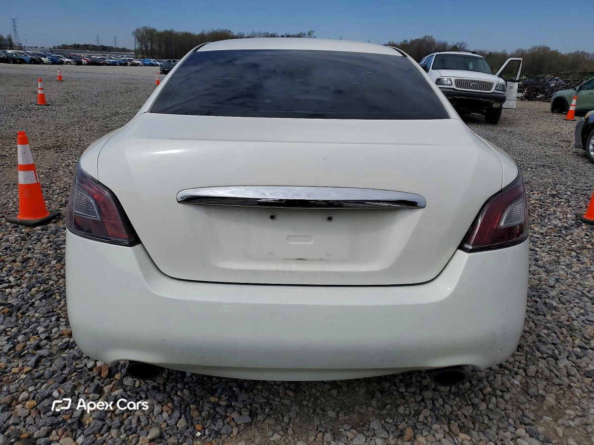 Nissan Maxima 2014