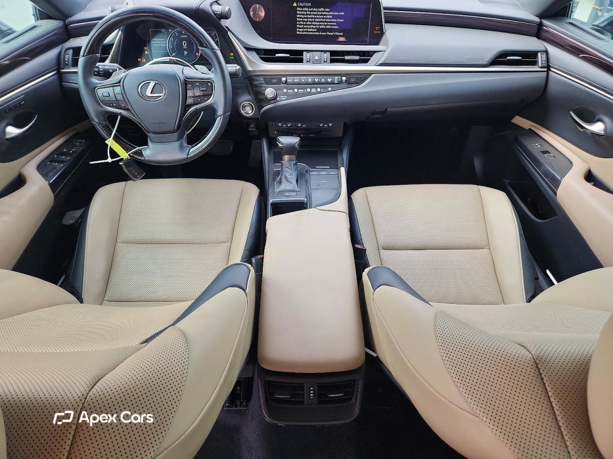 Lexus ES 2021
