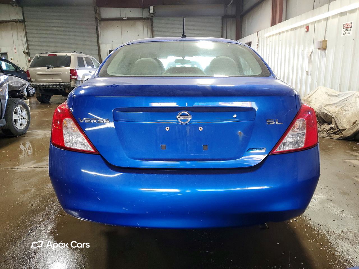 Nissan Versa 2012