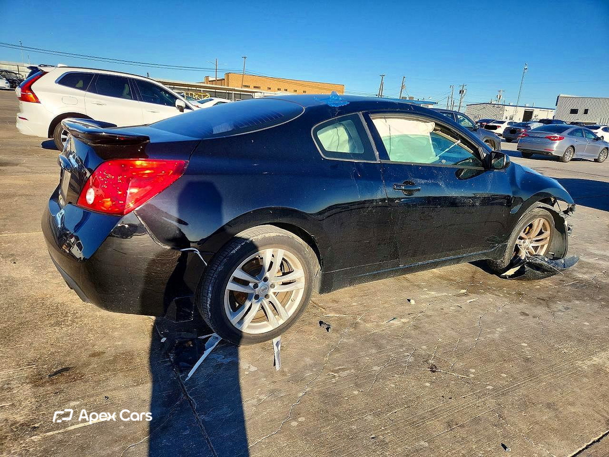 Nissan Altima 2010