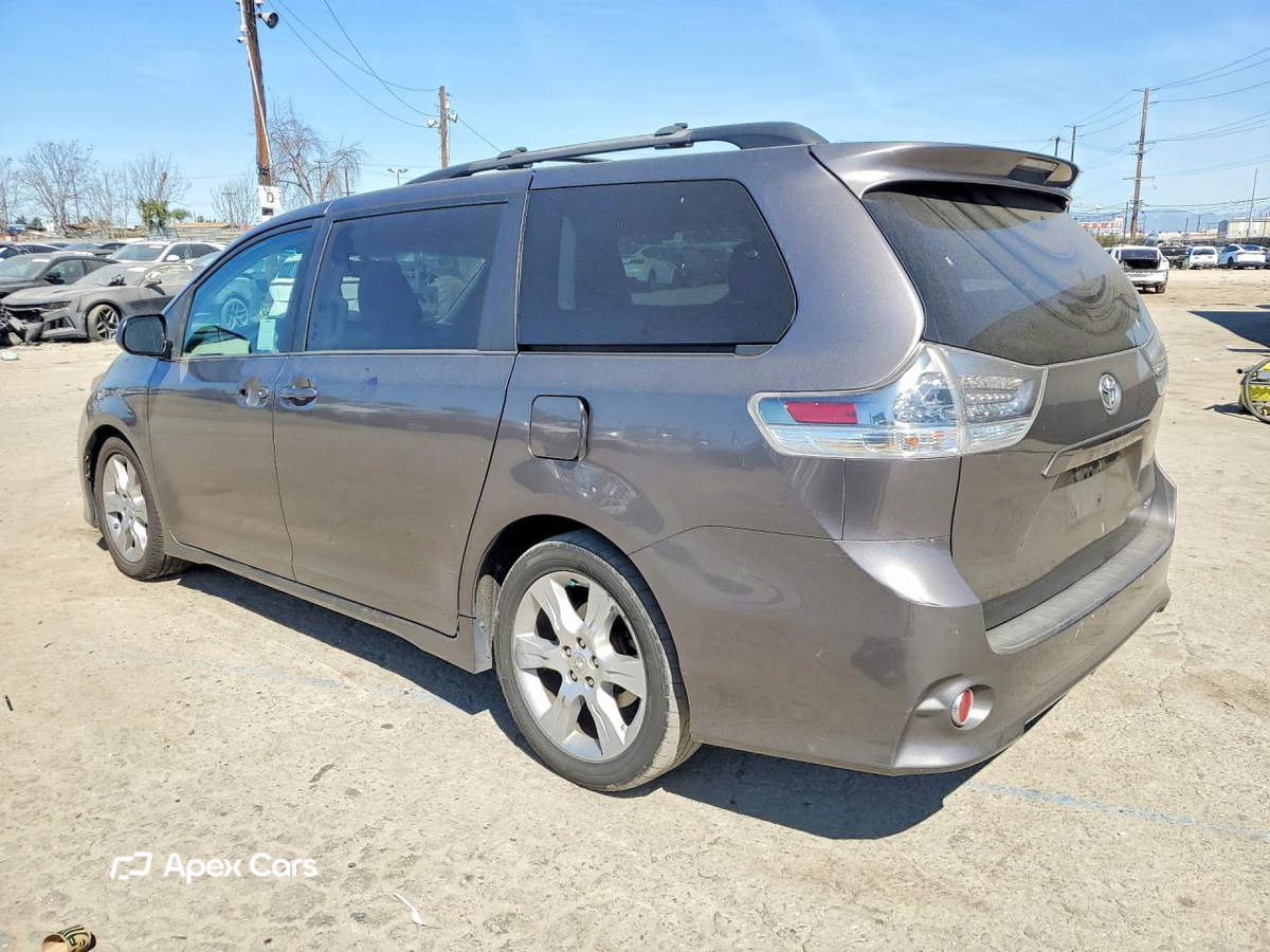 Toyota Sienna 2012