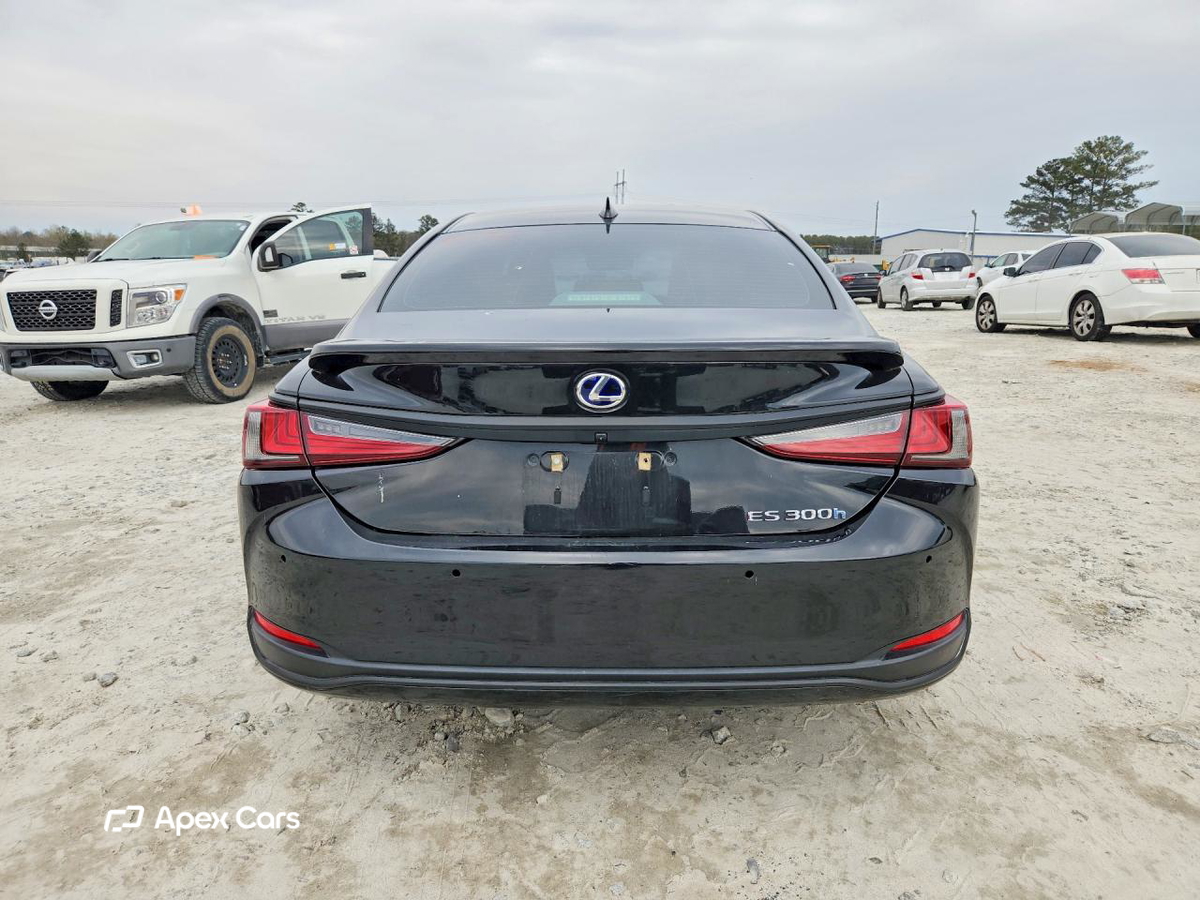 Lexus ES 2021