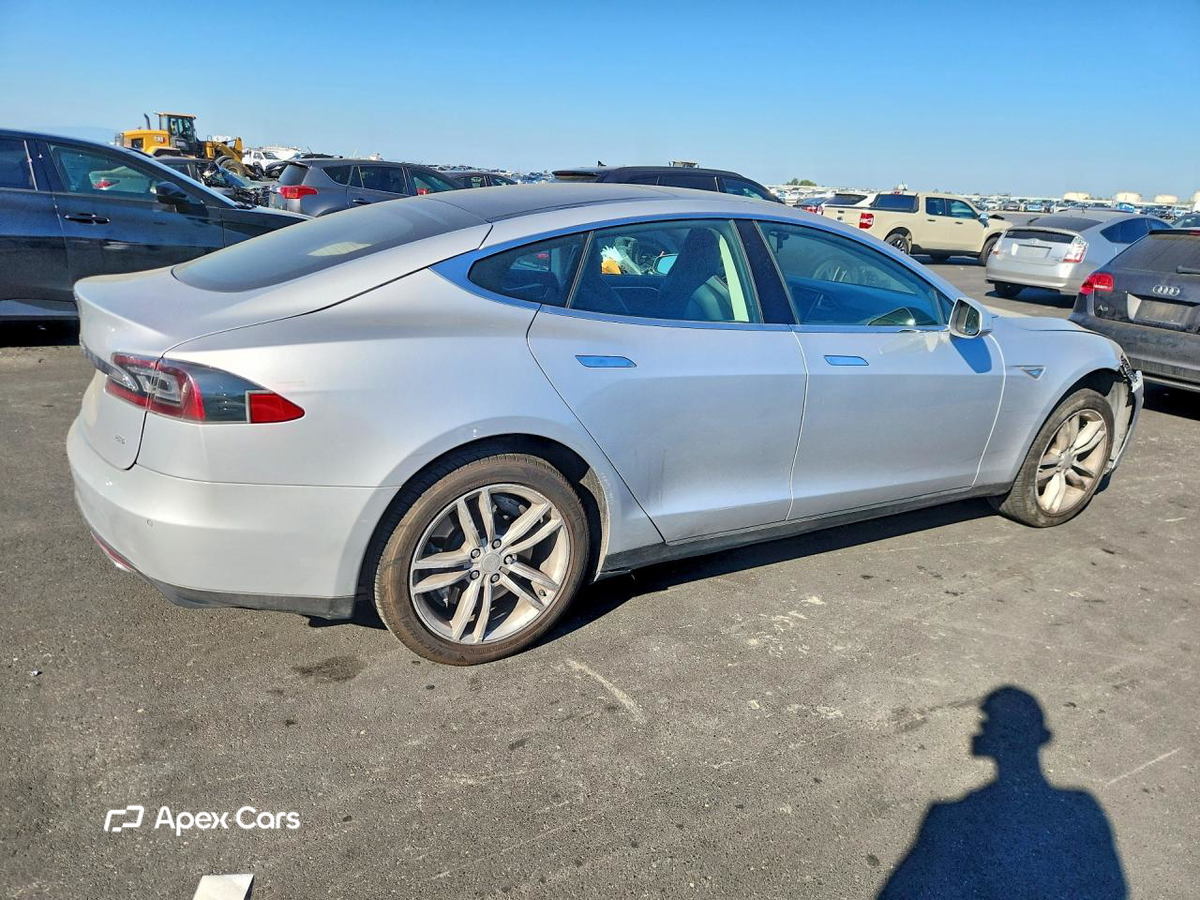 Tesla Model S 2013