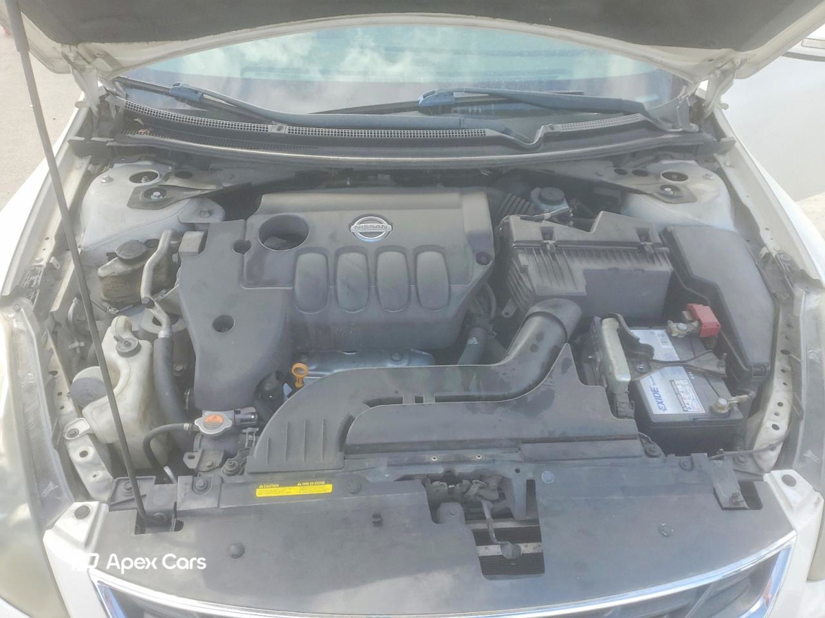 Nissan Altima 2010