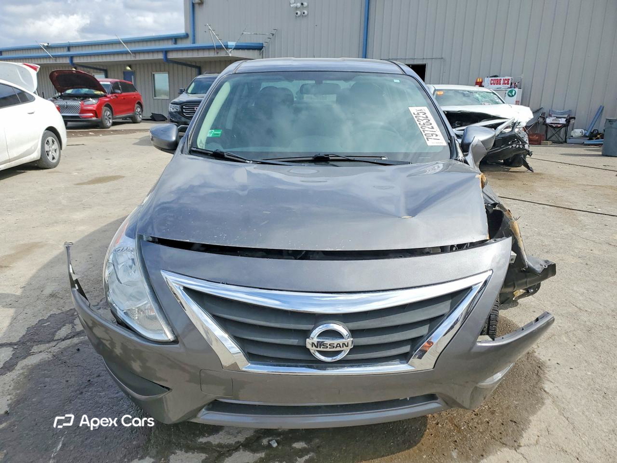 Nissan Versa 2017
