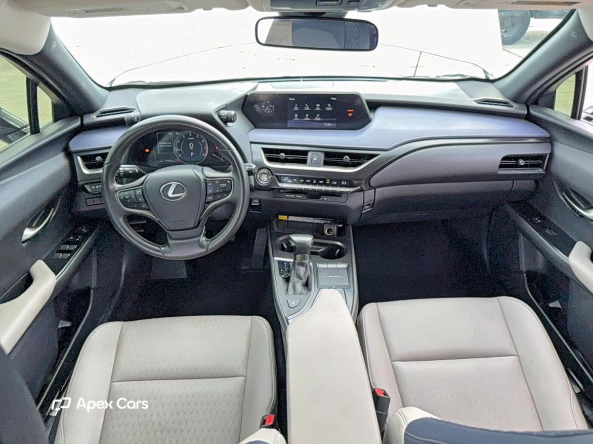 Lexus UX 2021