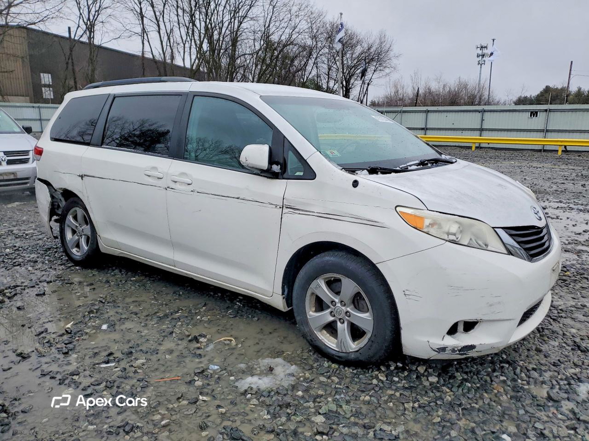 Toyota Sienna 2011