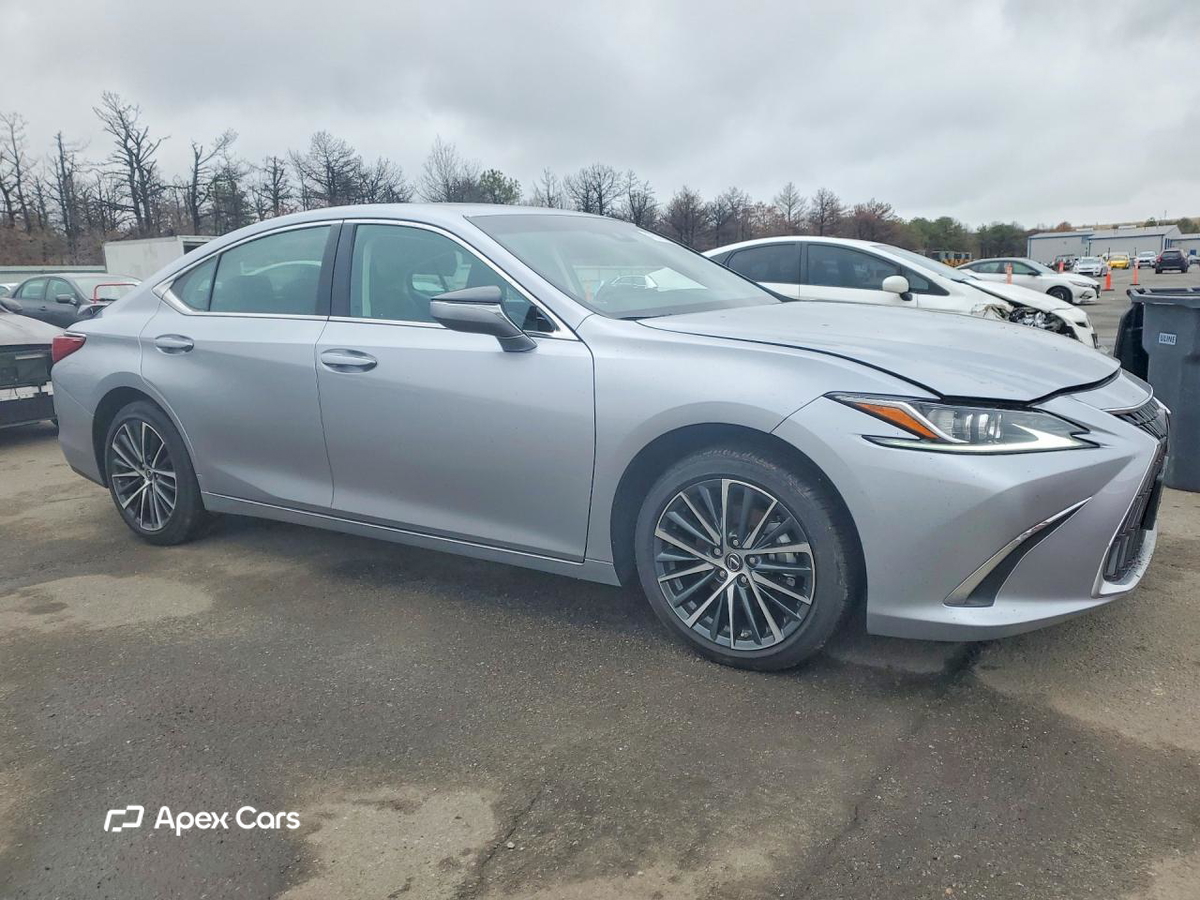 Lexus ES 2025