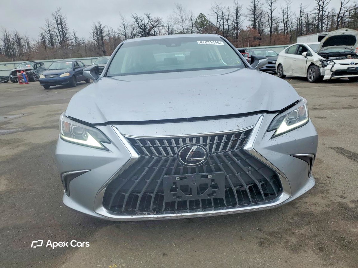 Lexus ES 2025