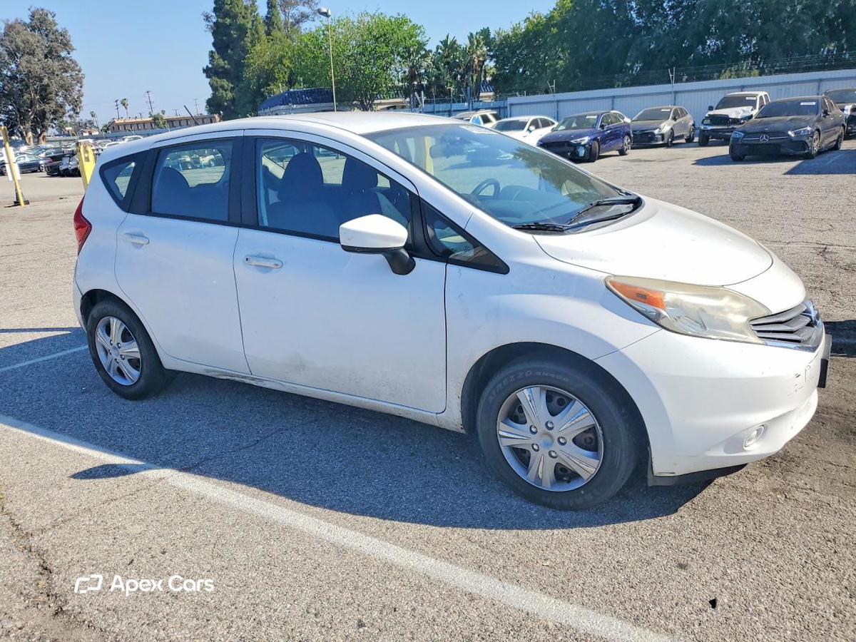 Nissan Versa 2016