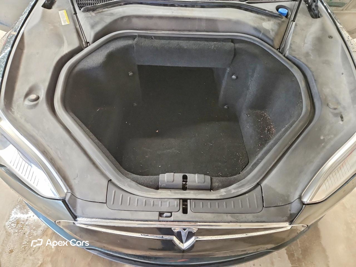 Tesla Model S 2014