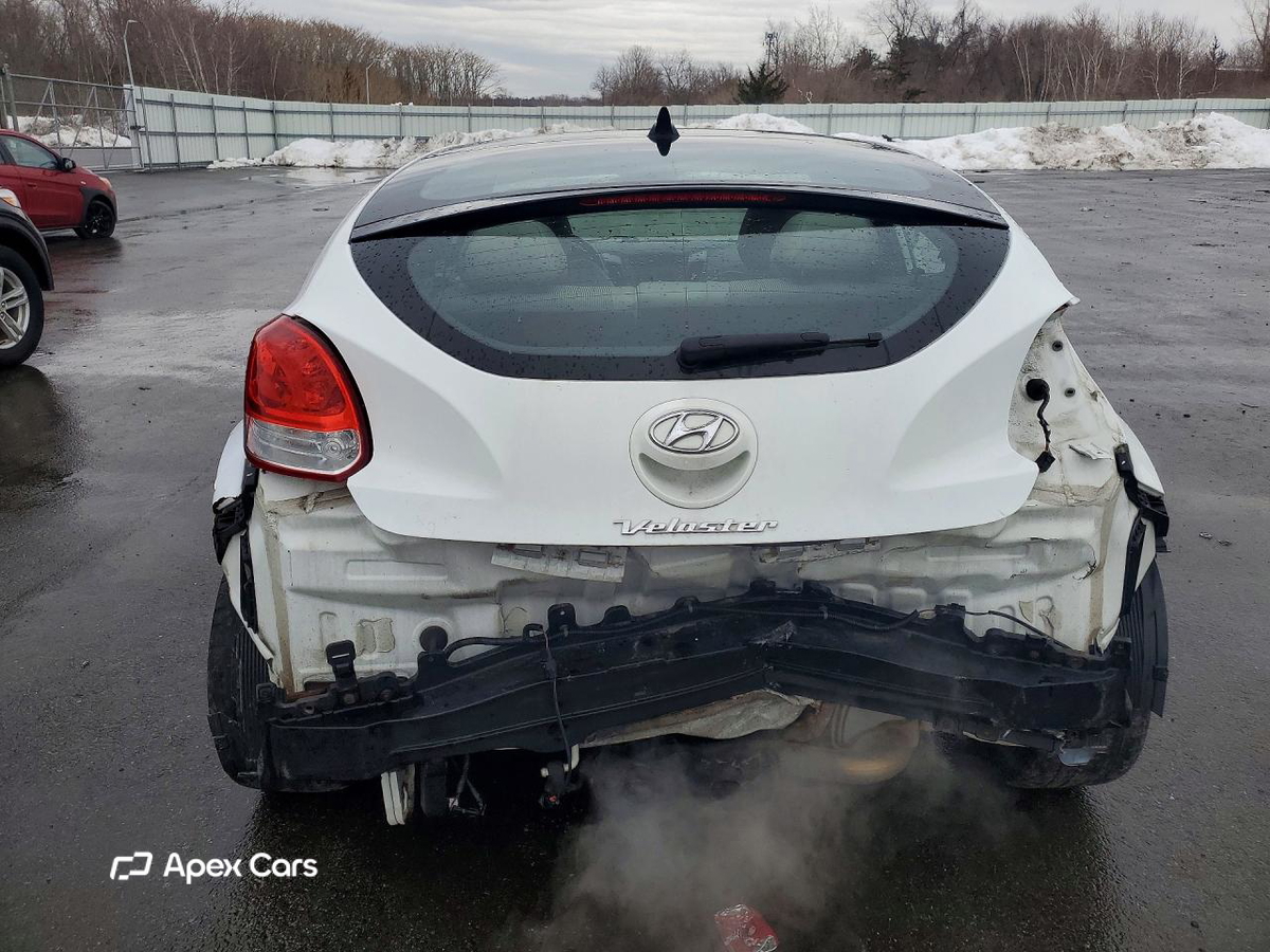 Hyundai Veloster 2013