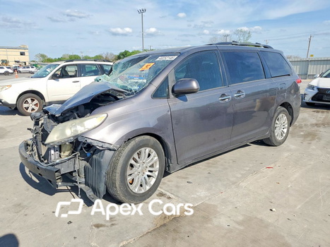 Toyota Sienna 2014 - Image 1 of 14