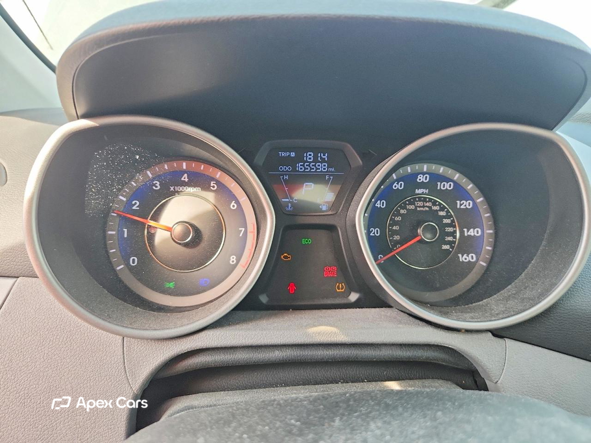 Hyundai Elantra 2012