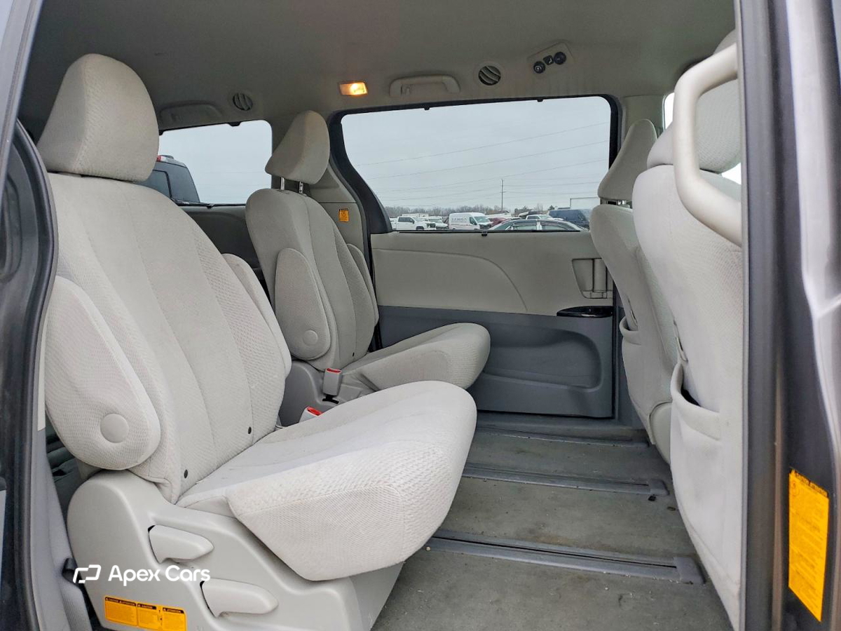 Toyota Sienna 2012