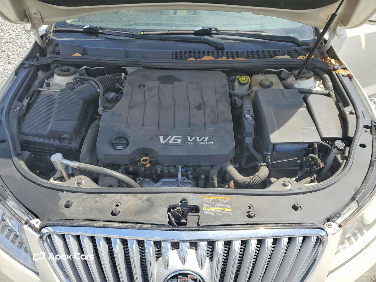 Buick LaCrosse 2011