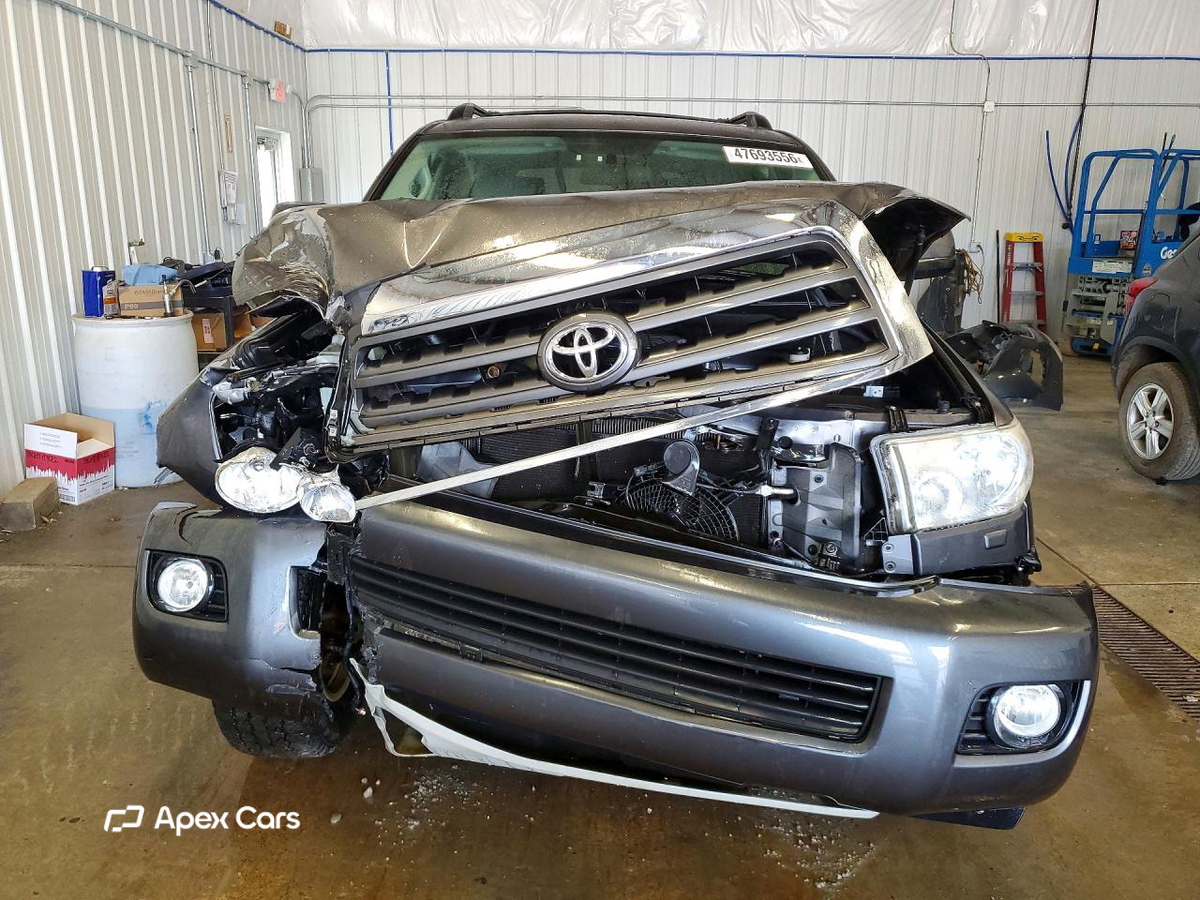 Toyota Sequoia 2014
